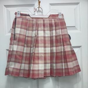 Plaid pleated pink skirt